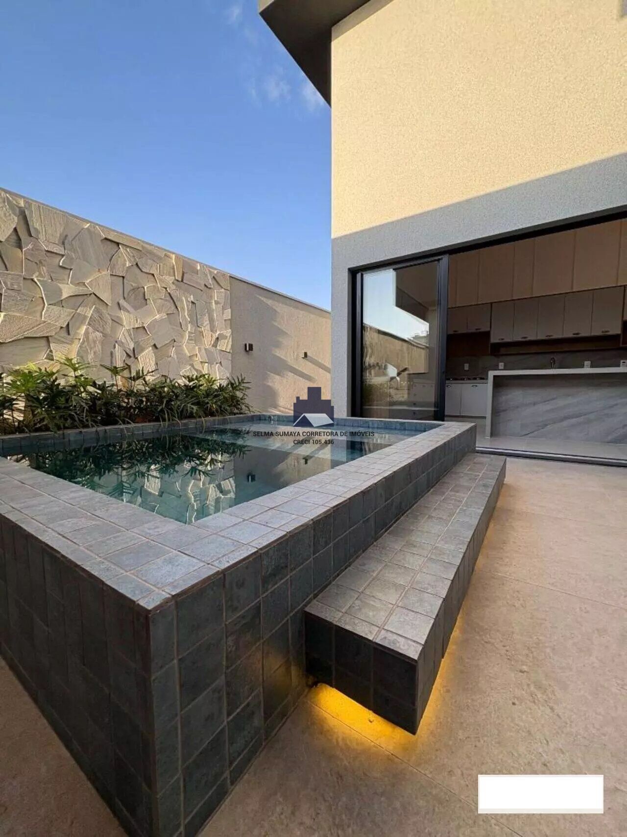 Casa de Condomínio com 4 quartos à venda, 247m² — foto 12 de 18