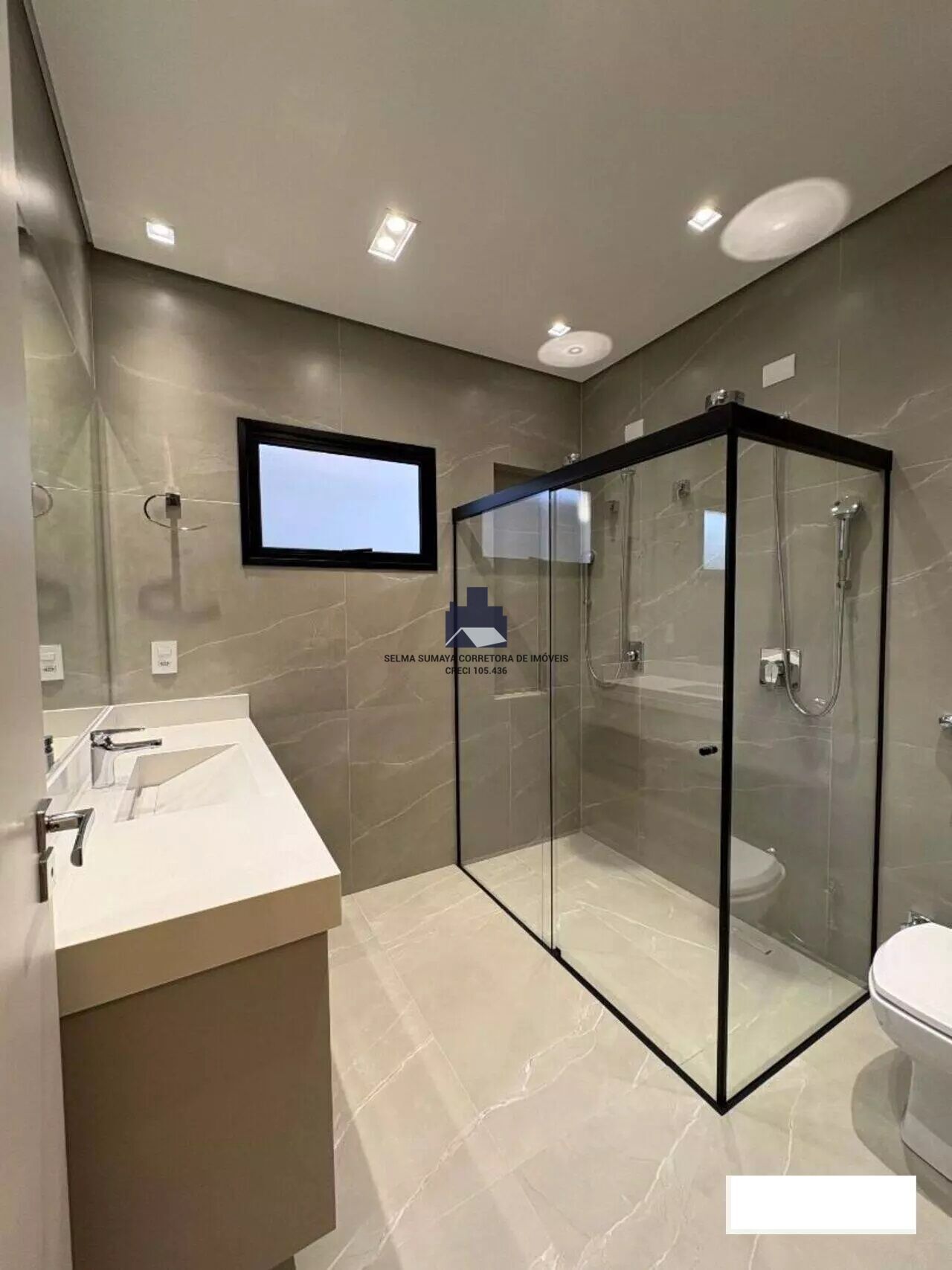 Casa de Condomínio com 4 quartos à venda, 247m² — foto 17 de 18