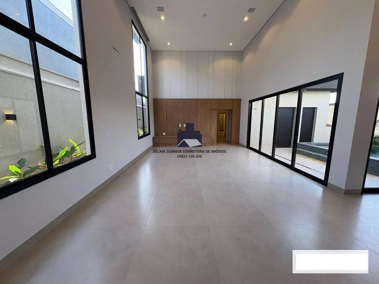 Casa de Condomínio com 4 quartos à venda, 247m² — foto 4 de 18