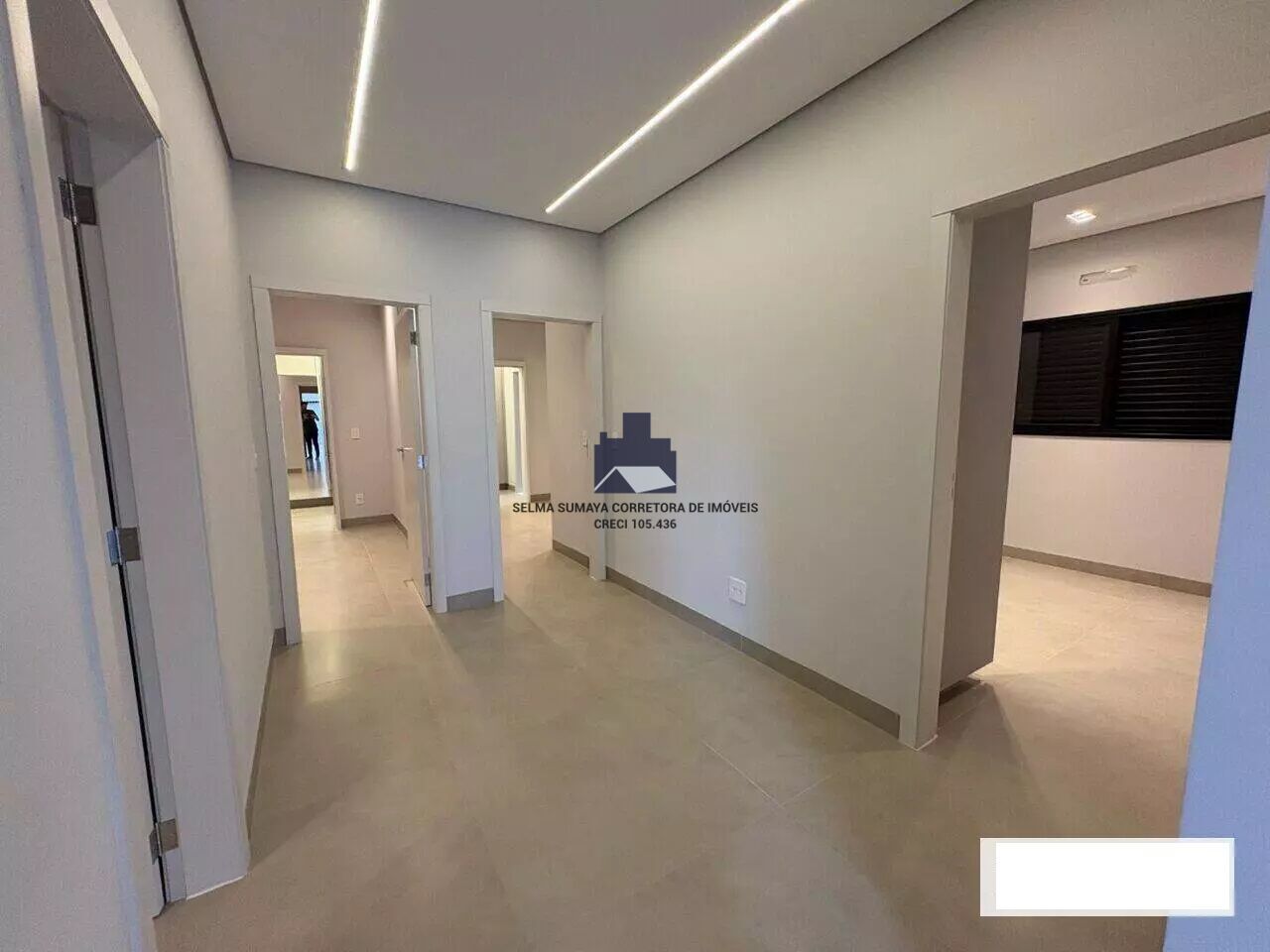 Casa de Condomínio com 4 quartos à venda, 247m² — foto 9 de 18