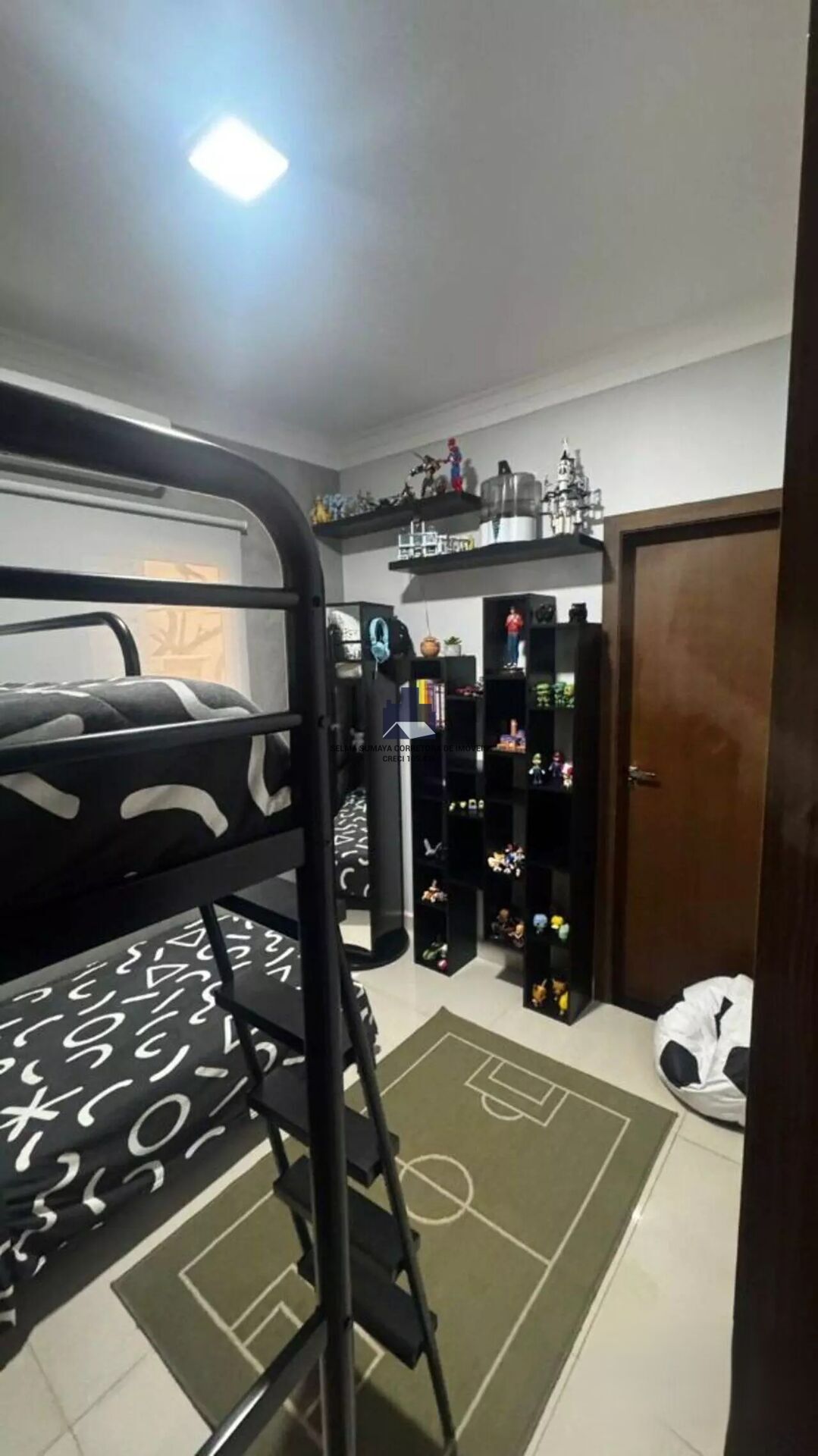 Casa de Condomínio com 4 quartos à venda, 270m² — foto 8 de 22