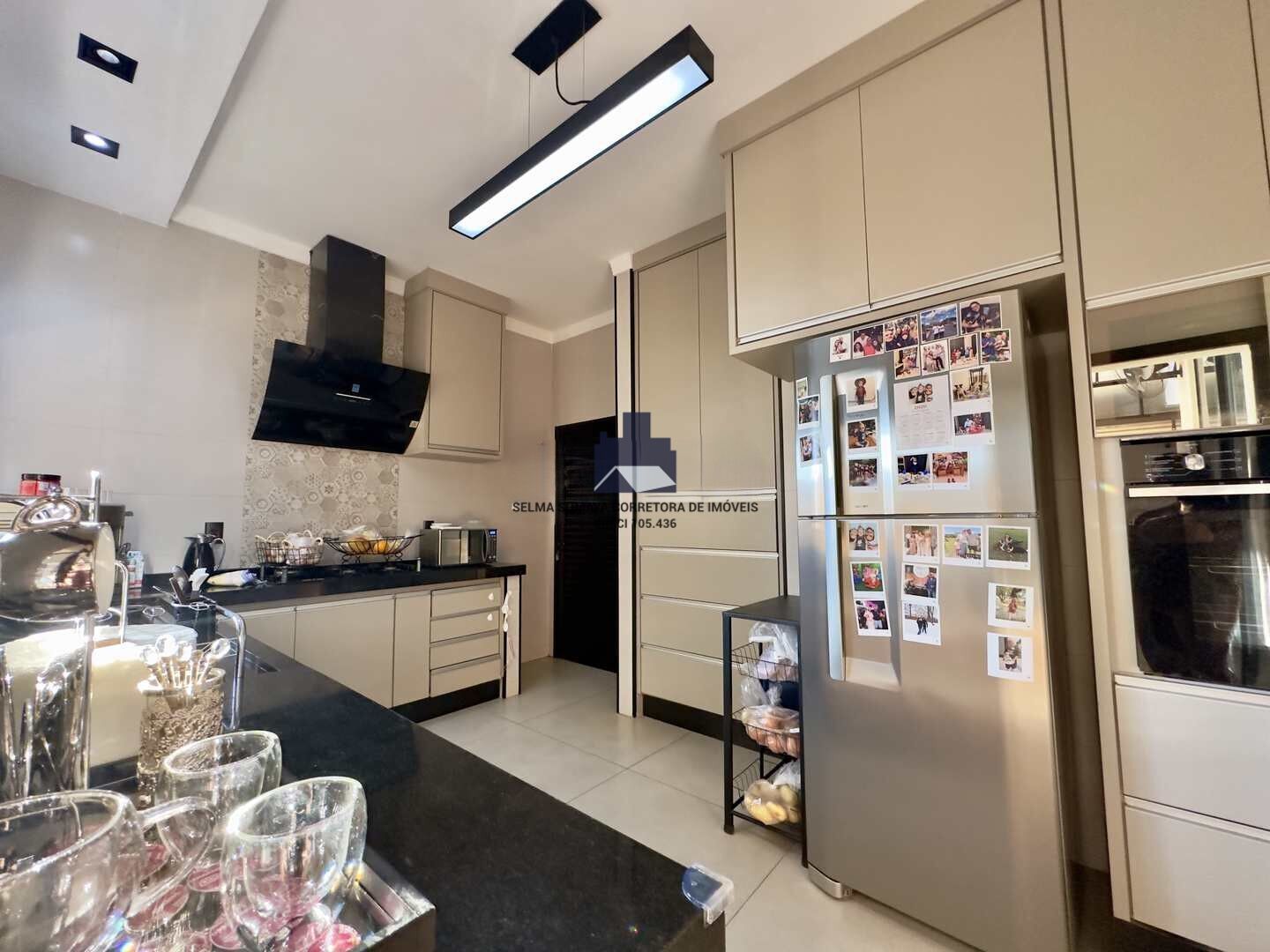 Casa de Condomínio com 3 quartos à venda, 260m² — foto 4 de 20