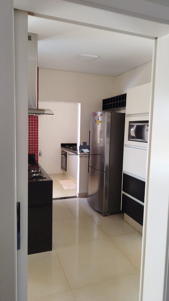 Casa de Condomínio com 3 quartos à venda, 219m² — foto 9 de 34