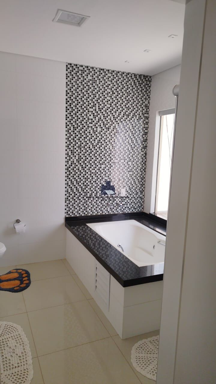 Casa de Condomínio com 3 quartos à venda, 219m² — foto 24 de 34