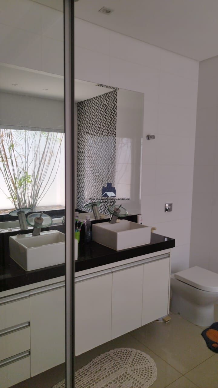Casa de Condomínio com 3 quartos à venda, 219m² — foto 21 de 34