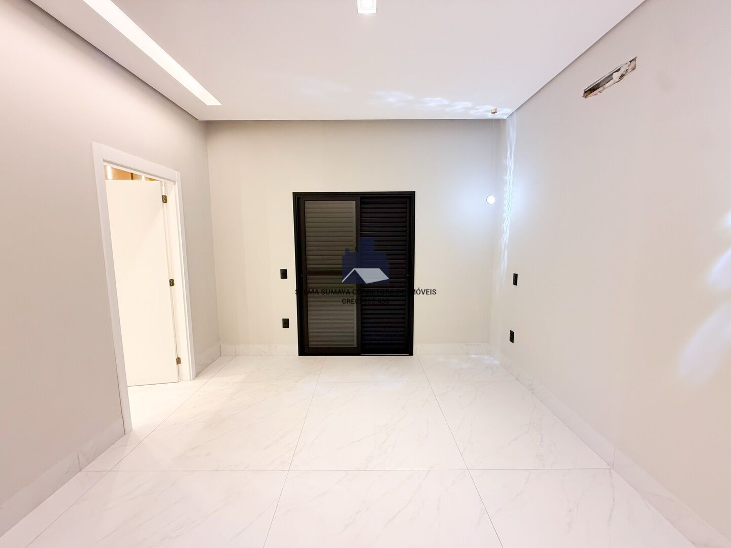 Casa de Condomínio com 3 quartos à venda, 220m² — foto 14 de 17