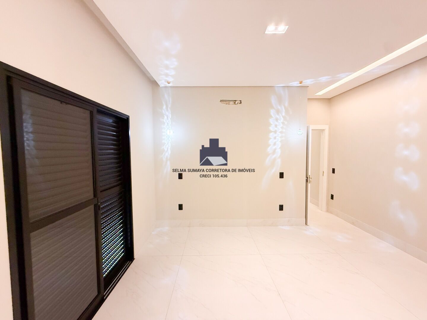 Casa de Condomínio com 3 quartos à venda, 220m² — foto 12 de 17
