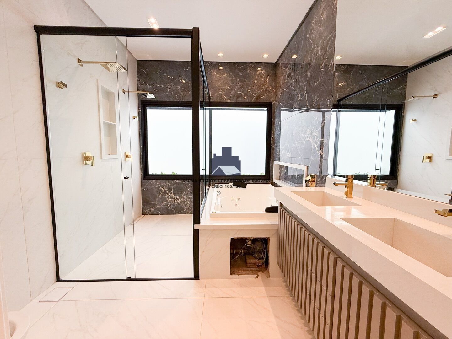Casa de Condomínio com 3 quartos à venda, 220m² — foto 15 de 17