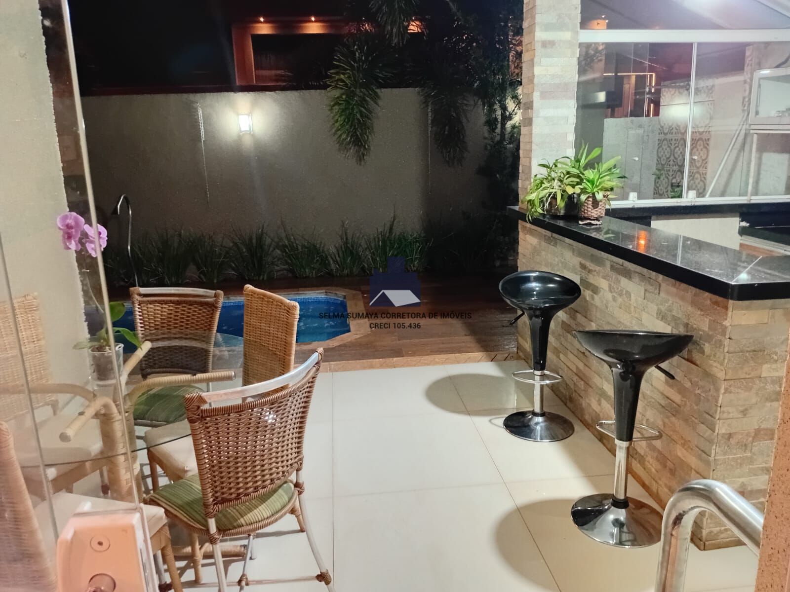Casa de Condomínio com 3 quartos à venda, 251m² — foto 8 de 36