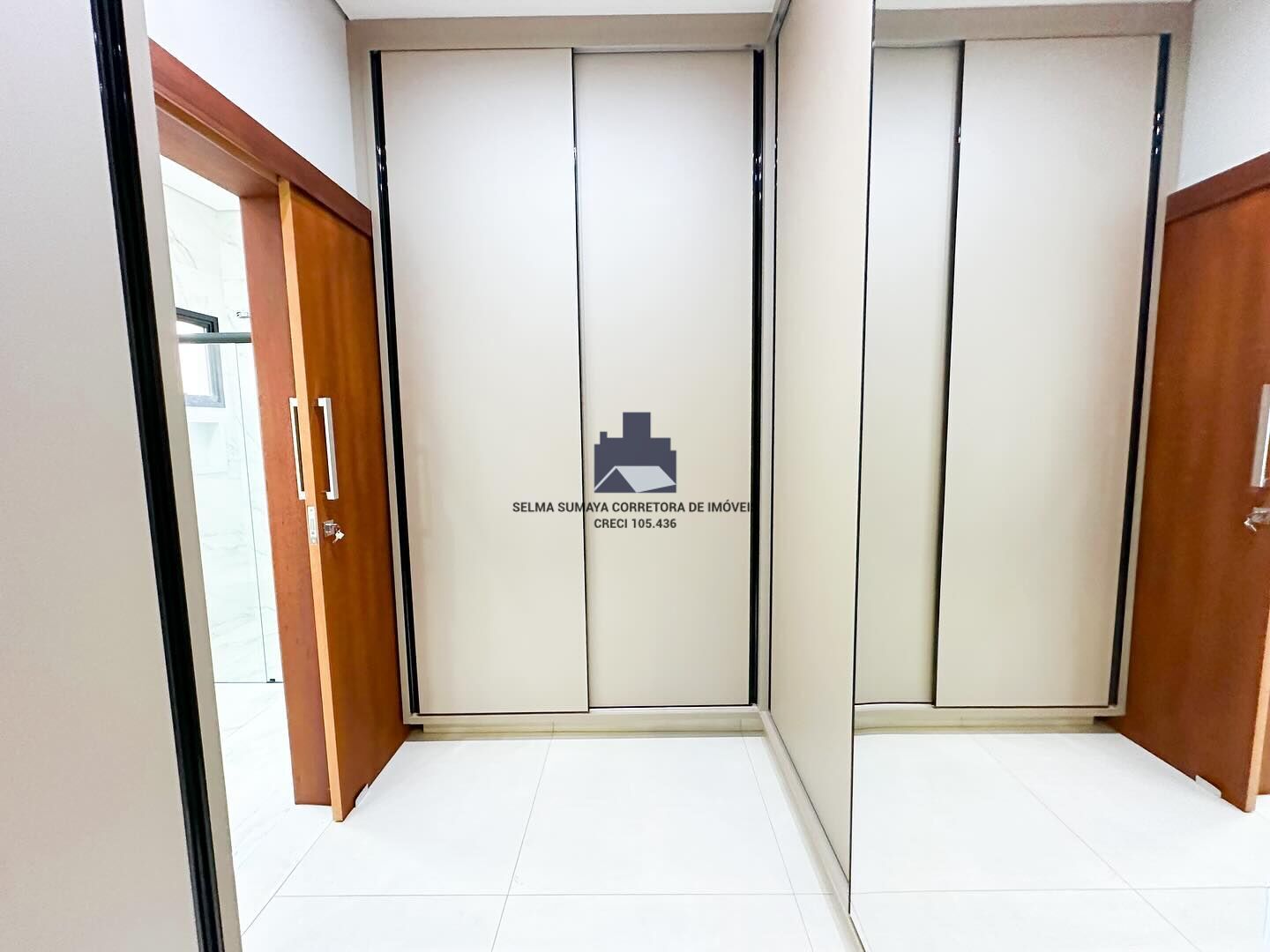 Casa de Condomínio com 3 quartos à venda, 250m² — foto 5 de 10