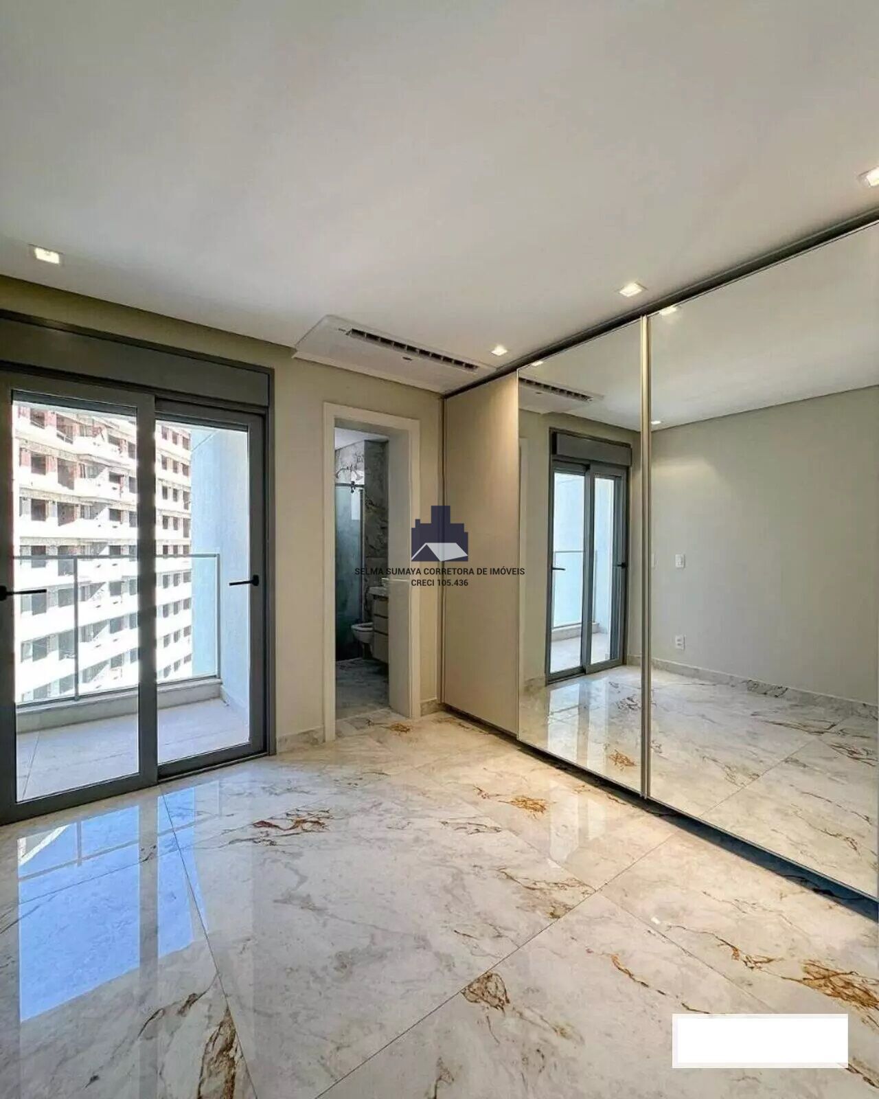 Apartamento com 4 quartos à venda, 256m² — foto 8 de 10