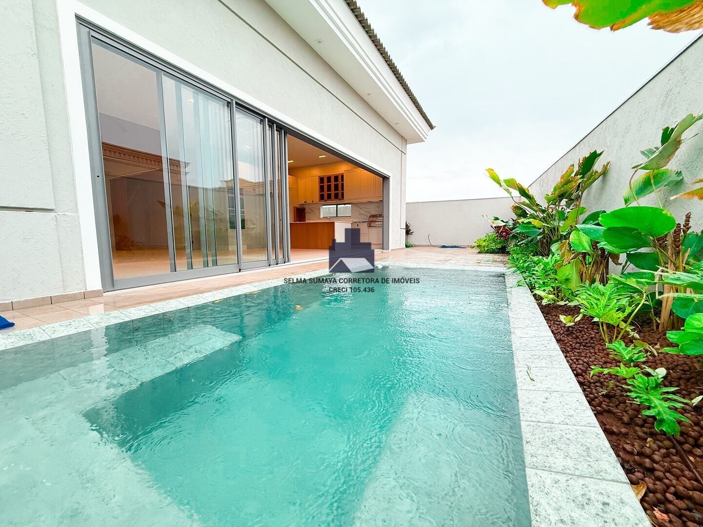 Casa de Condomínio com 3 quartos à venda, 242m² — foto 8 de 19