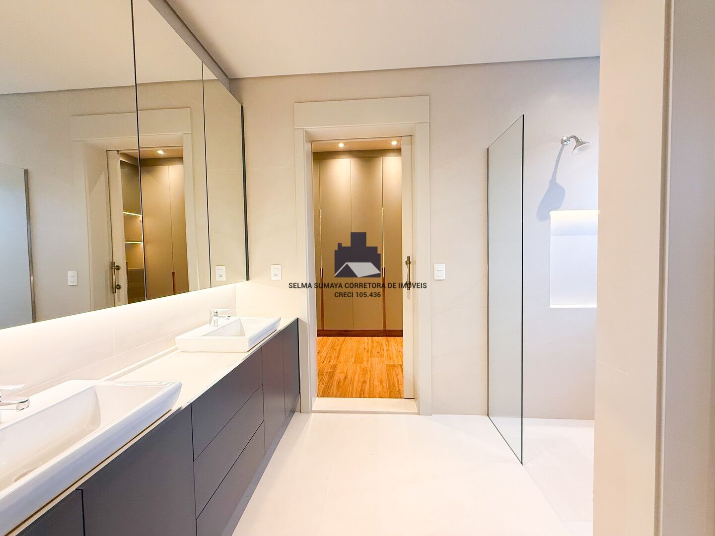 Casa de Condomínio com 3 quartos à venda, 242m² — foto 17 de 19