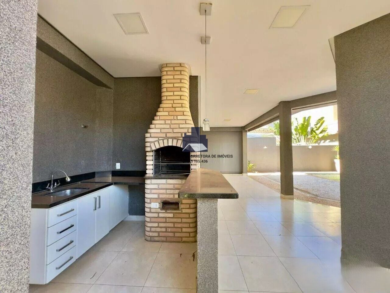 Casa de Condomínio com 3 quartos à venda, 240m² — foto 4 de 18