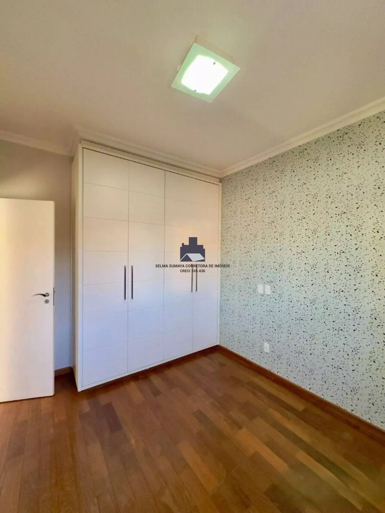 Casa de Condomínio com 3 quartos à venda, 240m² — foto 7 de 18