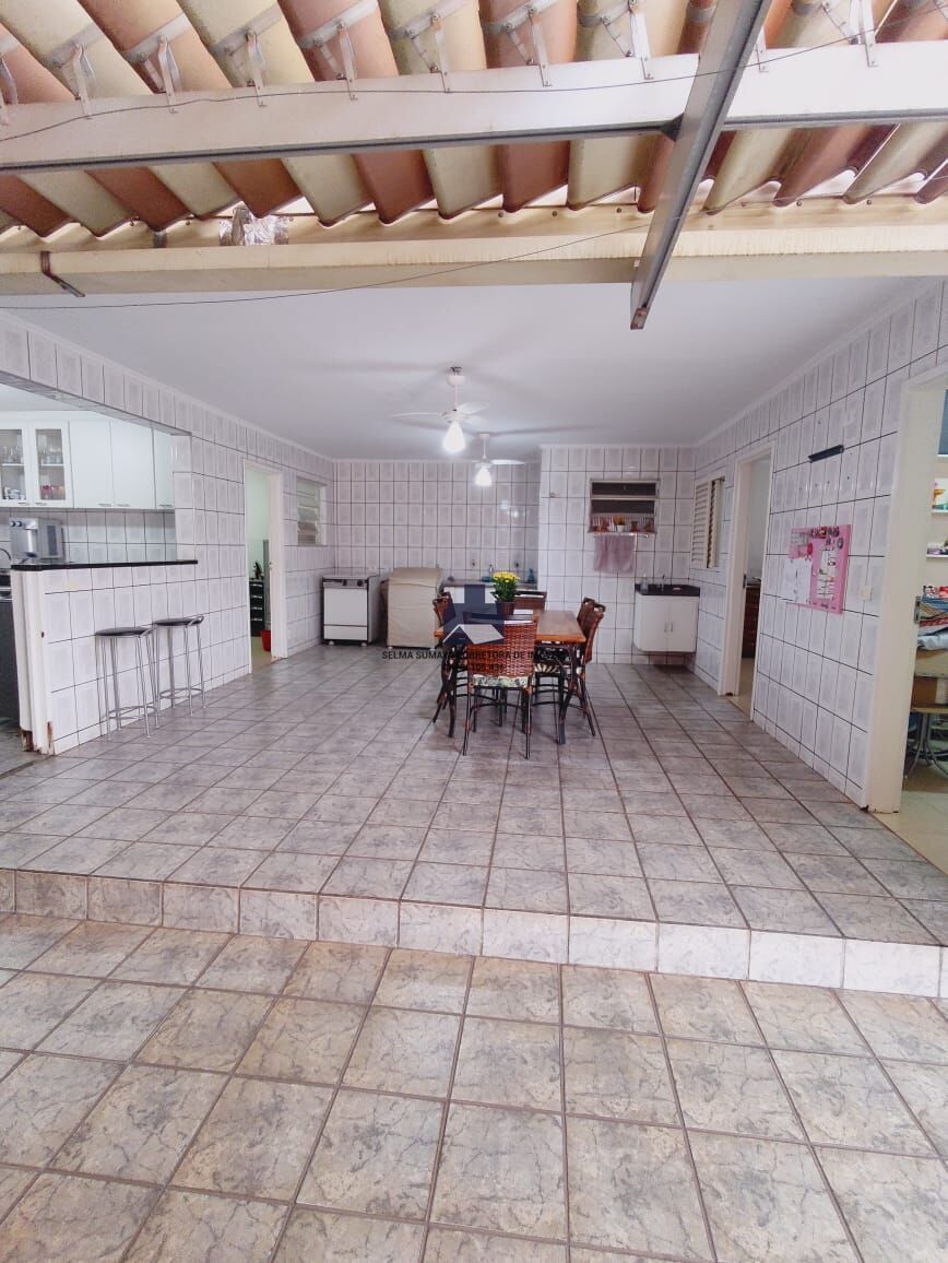 Casa com 3 quartos à venda, 354m² — foto 18 de 28