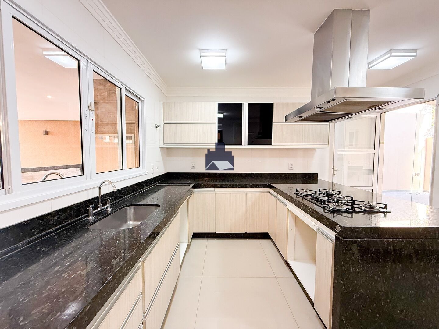 Casa de Condomínio com 4 quartos à venda, 284m² — foto 5 de 20