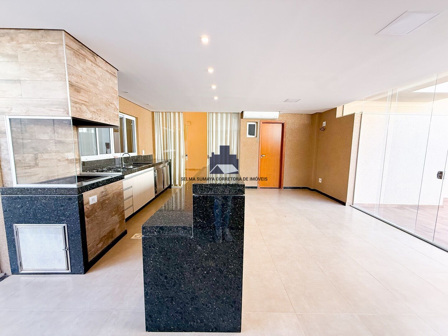Casa de Condomínio com 4 quartos à venda, 284m² — foto 13 de 20