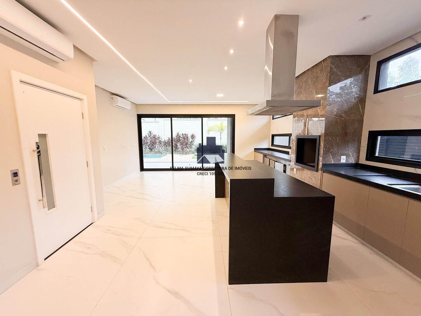 Casa de Condomínio com 4 quartos à venda, 370m² — foto 9 de 19