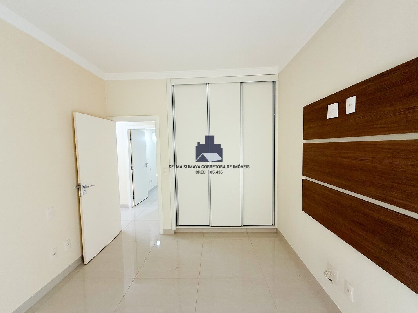 Casa de Condomínio com 4 quartos à venda, 300m² — foto 16 de 20