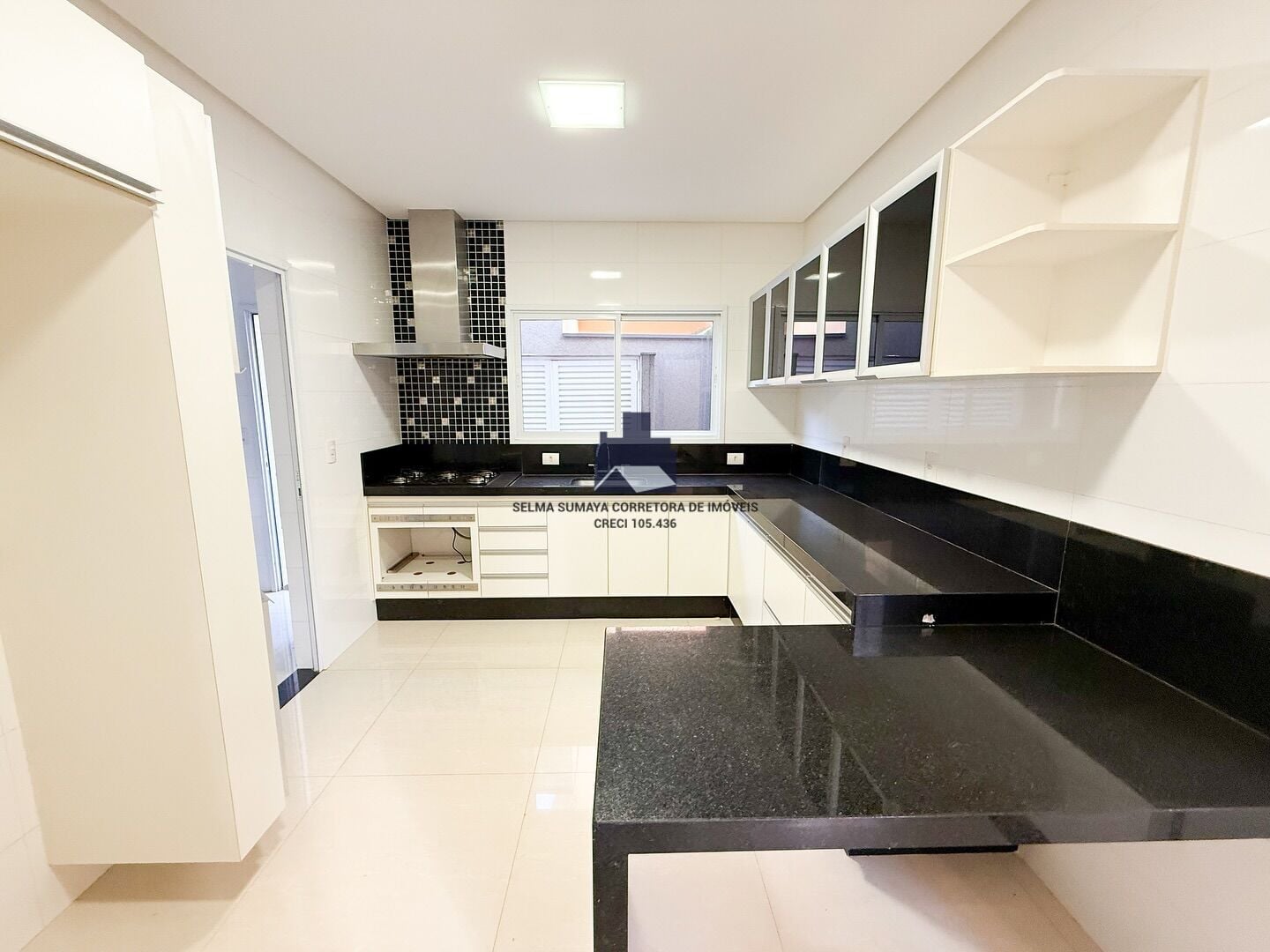 Casa de Condomínio com 4 quartos à venda, 300m² — foto 7 de 20