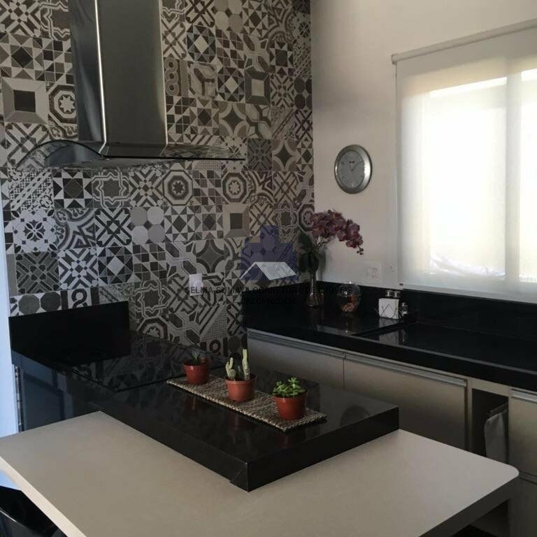 Casa de Condomínio com 3 quartos à venda, 300m² — foto 13 de 18