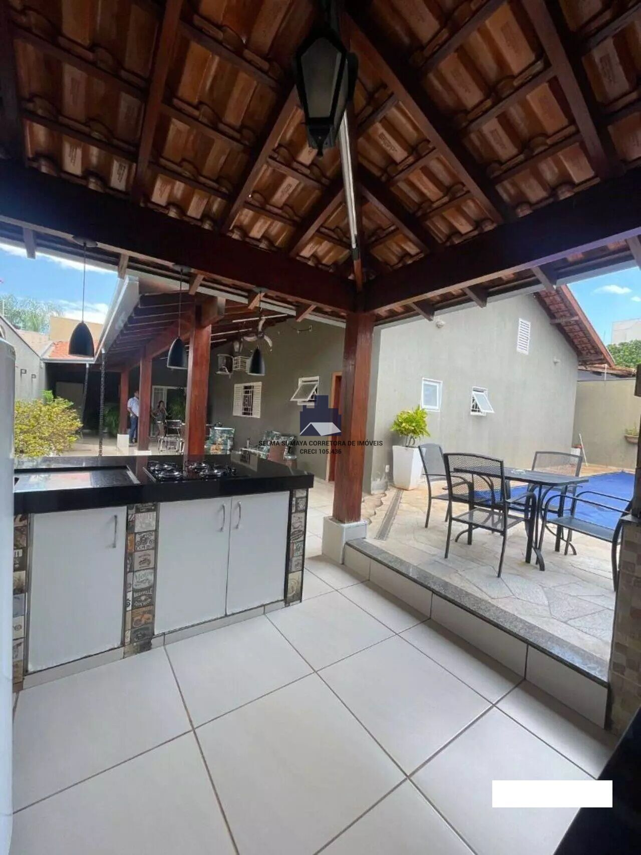 Casa com 3 quartos à venda, 340m² — foto 23 de 25
