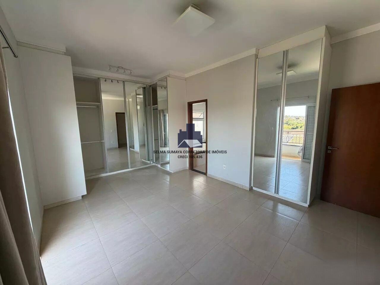 Casa de Condomínio com 4 quartos à venda, 337m² — foto 4 de 22