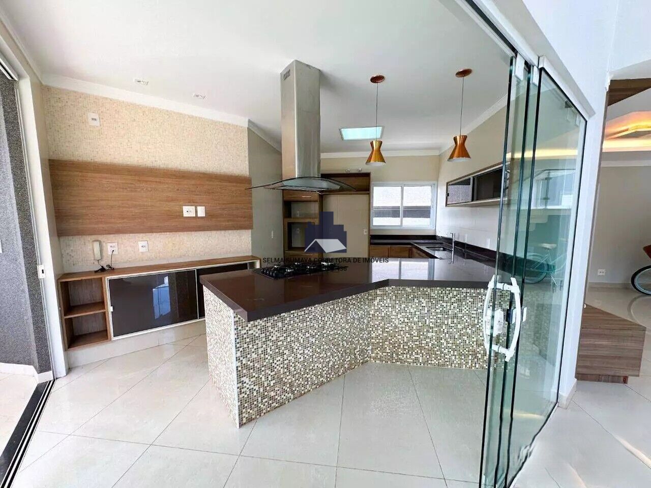 Casa de Condomínio com 4 quartos à venda, 358m² — foto 4 de 29