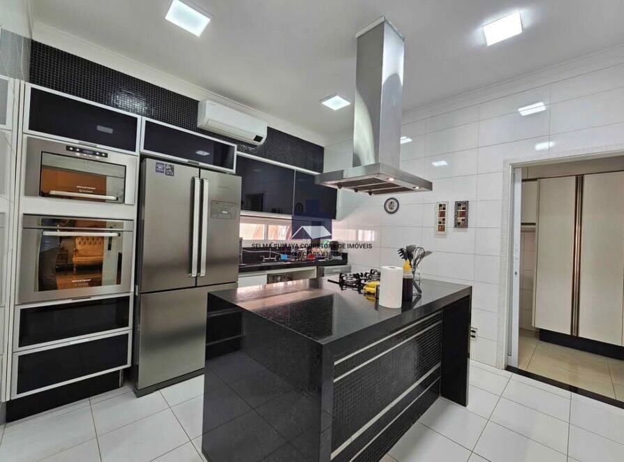 Casa de Condomínio com 4 quartos à venda, 279m² — foto 10 de 12