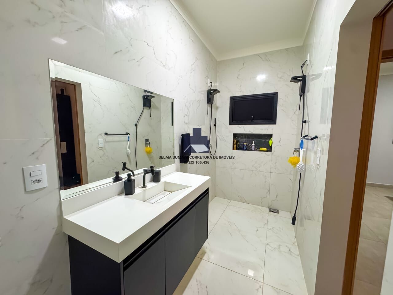 Casa de Condomínio com 3 quartos à venda, 200m² — foto 4 de 25