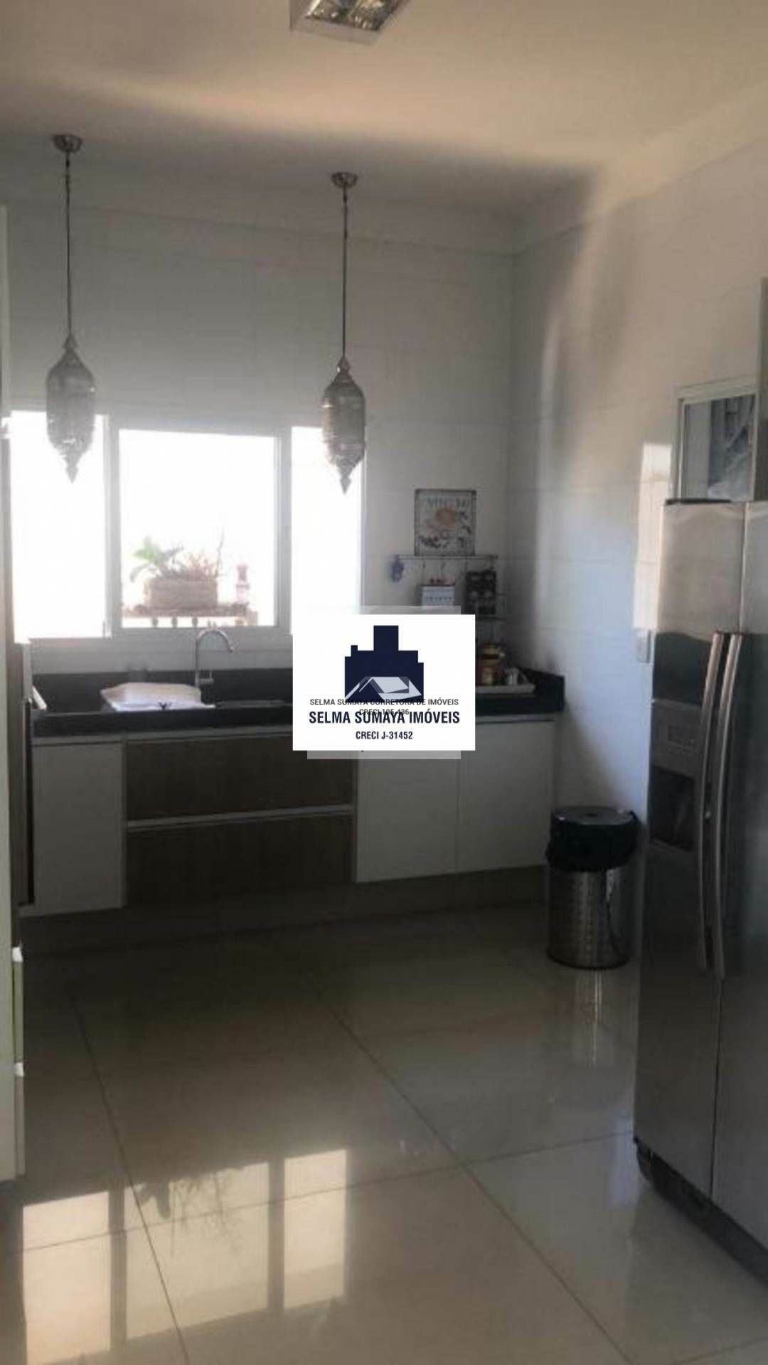 Casa de Condomínio com 3 quartos à venda, 250m² — foto 6 de 10