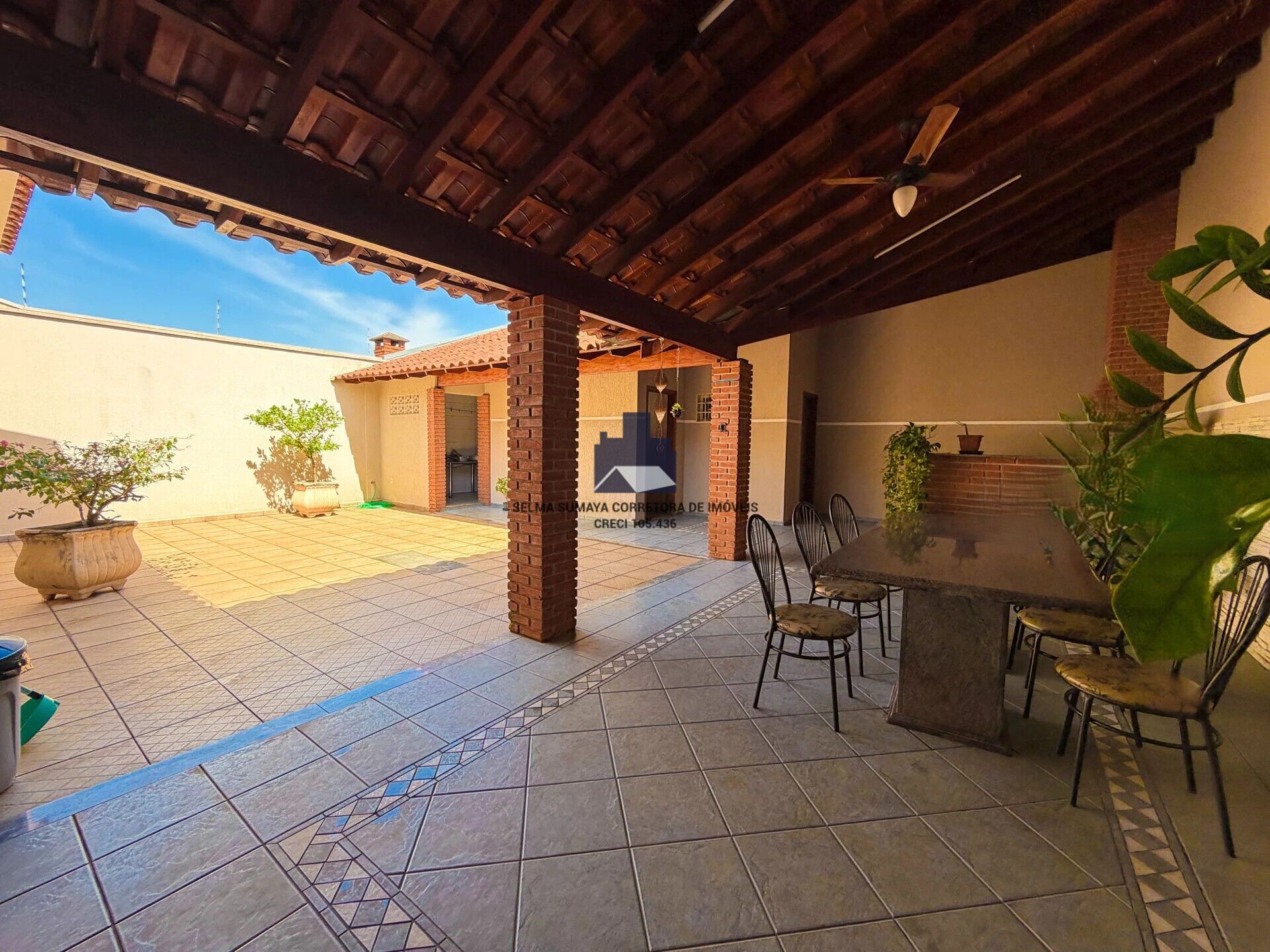Casa com 3 quartos à venda, 270m² — foto 23 de 24