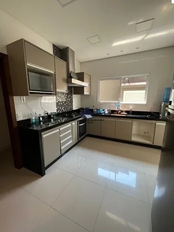 Casa de Condomínio com 3 quartos à venda, 222m² — foto 5 de 10