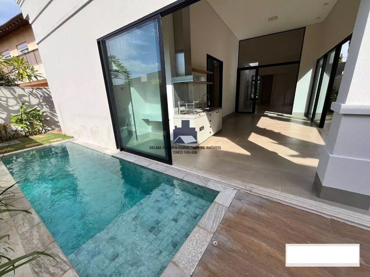 Casa de Condomínio com 3 quartos à venda, 250m² — foto 4 de 18