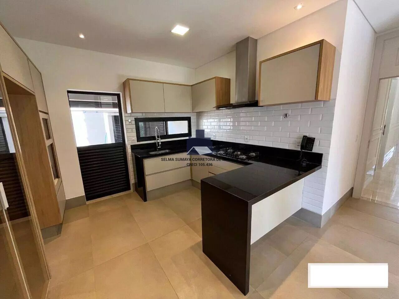 Casa de Condomínio com 3 quartos à venda, 250m² — foto 9 de 18