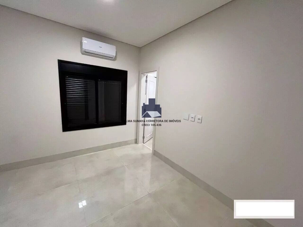 Casa de Condomínio com 3 quartos à venda, 250m² — foto 13 de 18