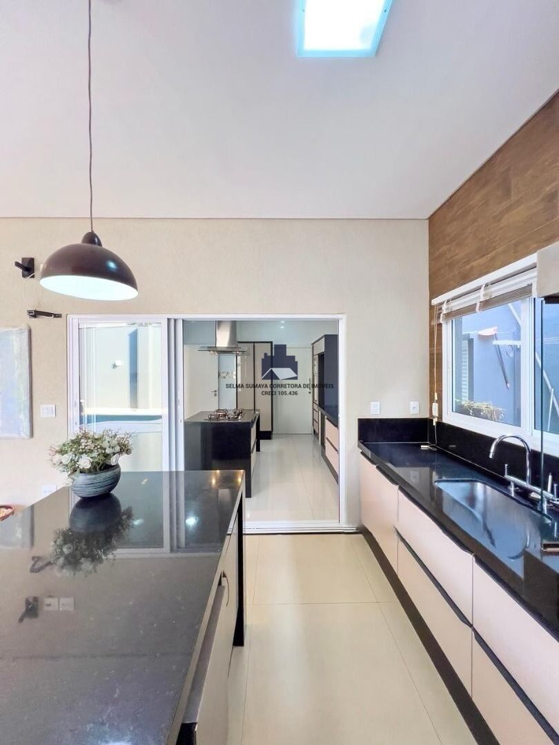 Casa de Condomínio com 4 quartos à venda, 330m² — foto 18 de 20