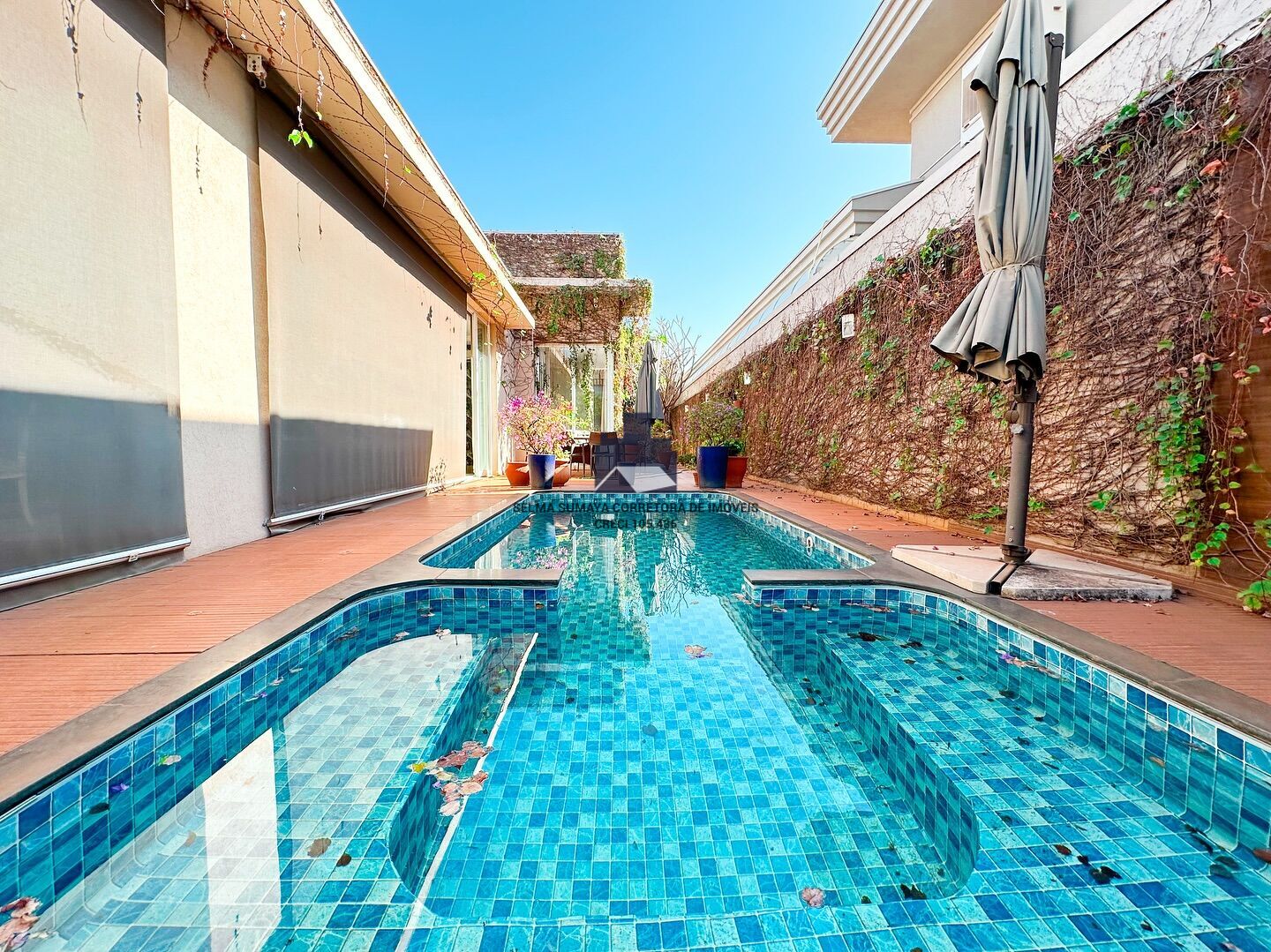 Casa de Condomínio com 3 quartos à venda, 260m² — foto 4 de 10