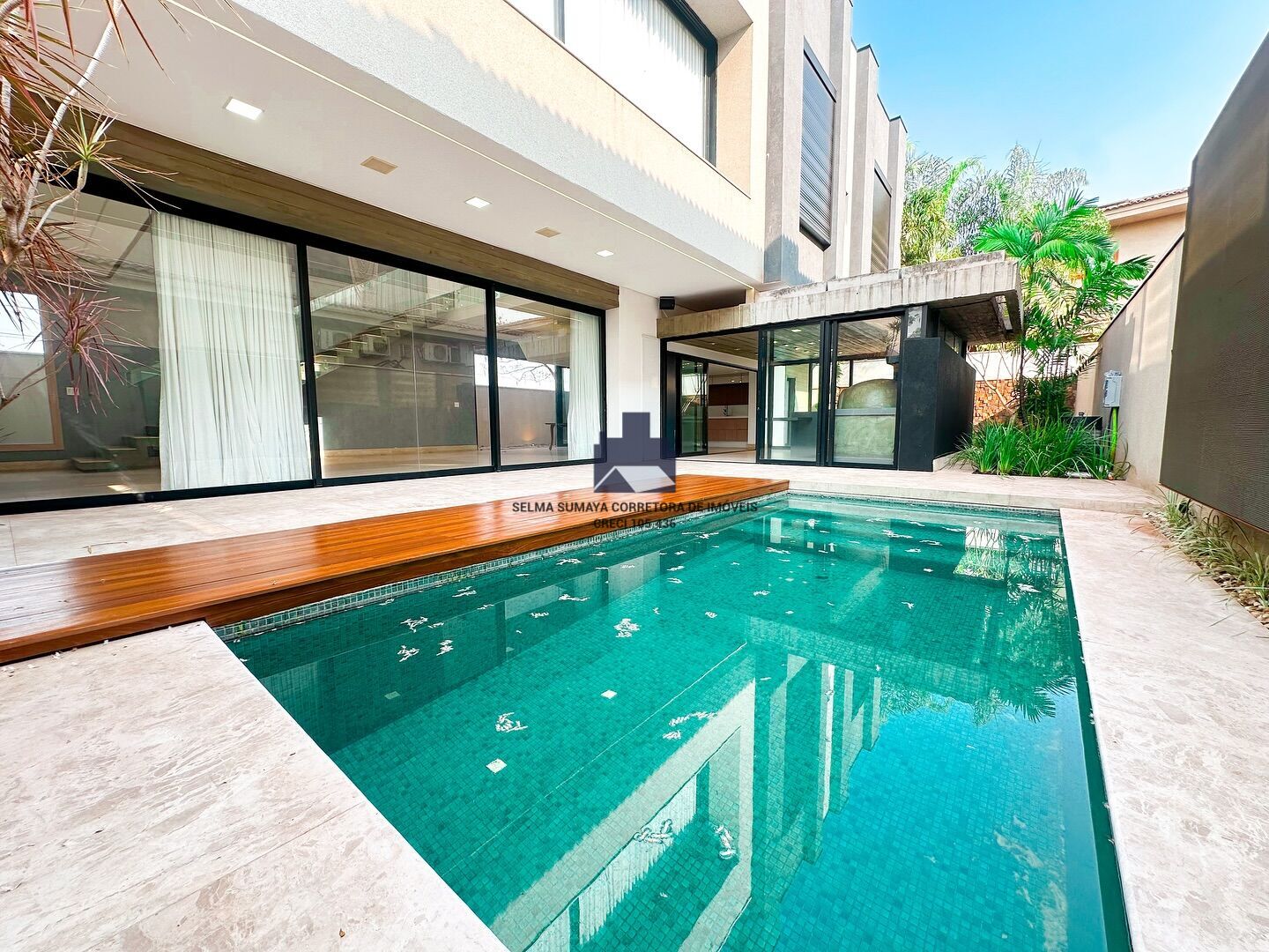 Casa de Condomínio com 4 quartos à venda, 450m² — foto 4 de 18
