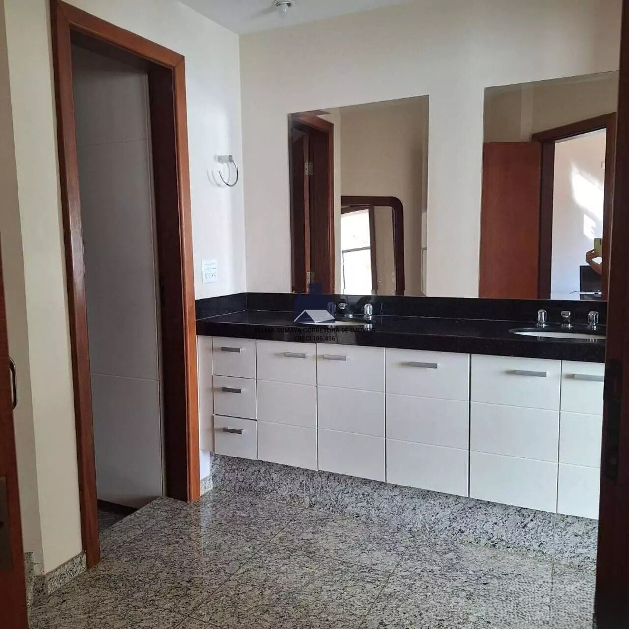 Apartamento com 4 quartos à venda, 255m² — foto 13 de 18