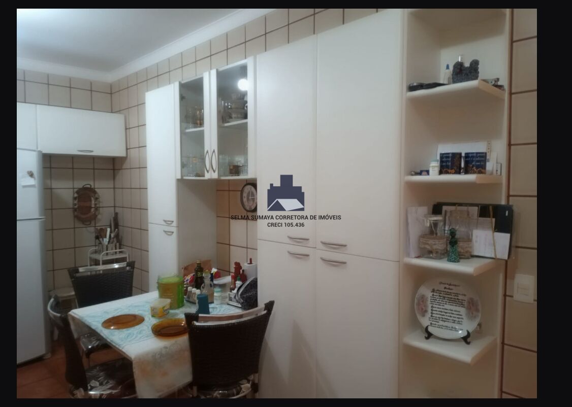 Casa com 3 quartos à venda, 206m² — foto 11 de 17