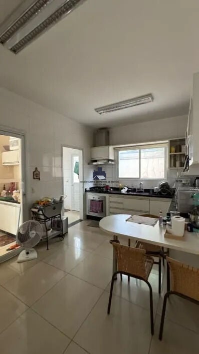 Casa de Condomínio com 3 quartos à venda, 263m² — foto 4 de 18