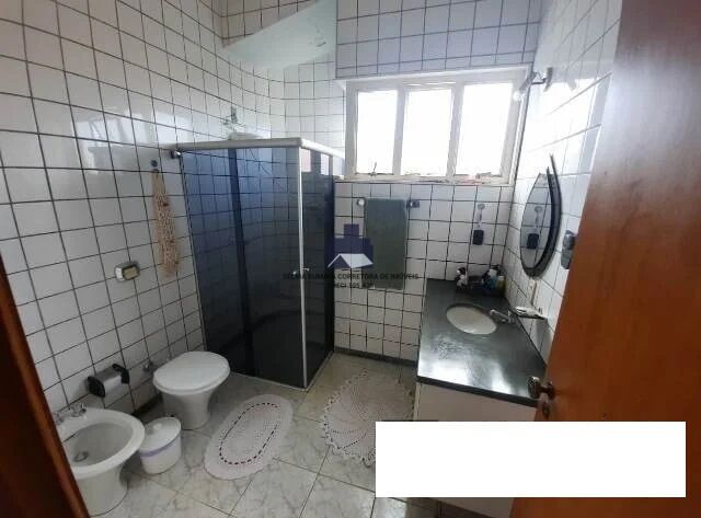 Casa com 3 quartos à venda, 320m² — foto 11 de 13