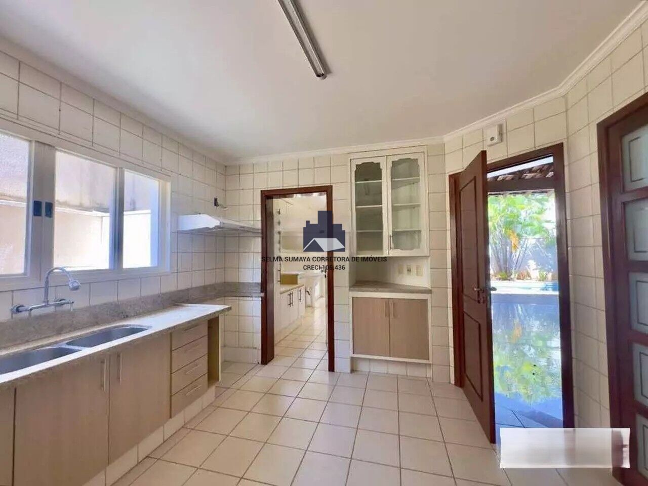 Casa de Condomínio com 3 quartos à venda, 220m² — foto 5 de 19