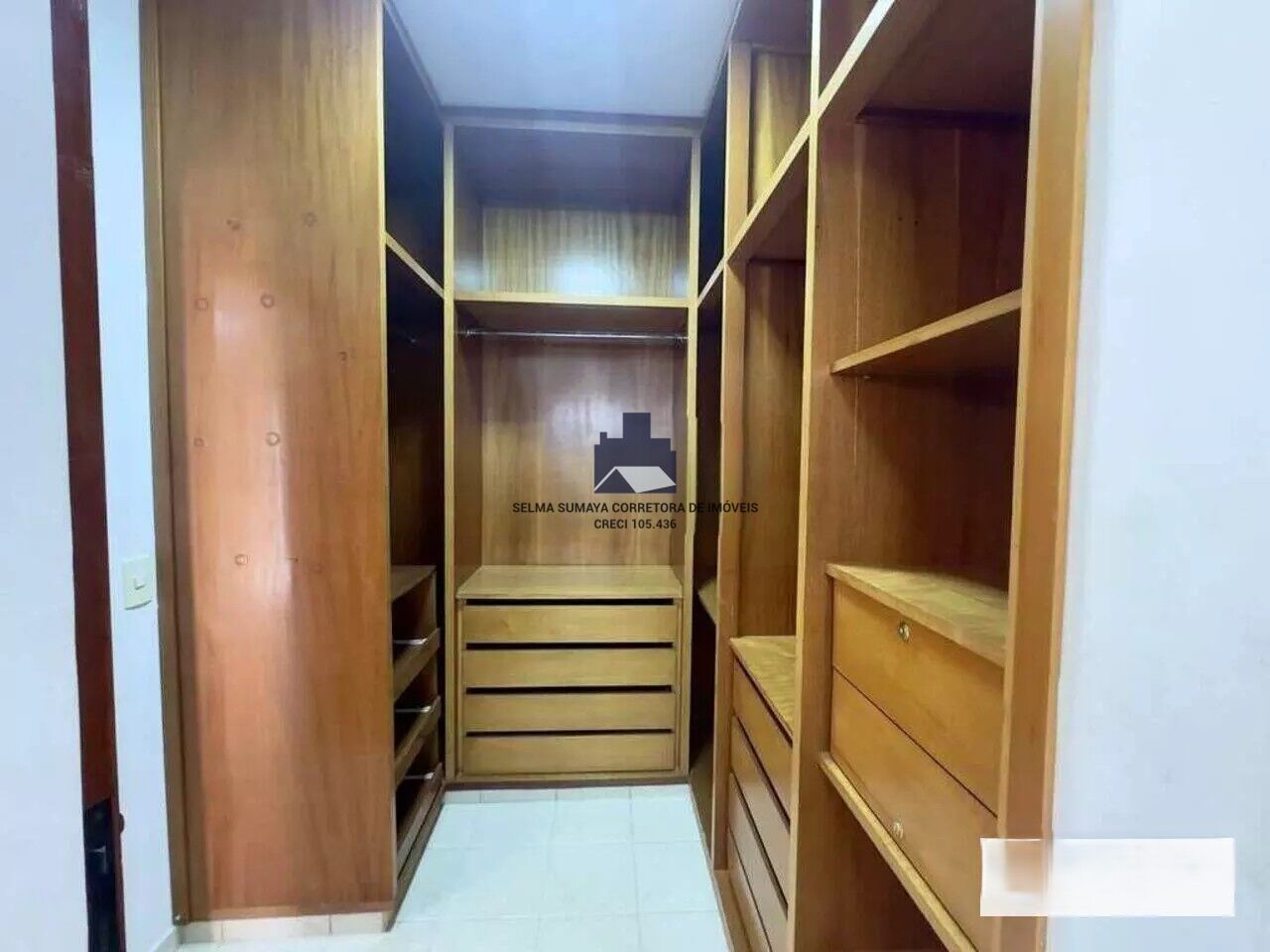 Casa de Condomínio com 3 quartos à venda, 220m² — foto 12 de 19