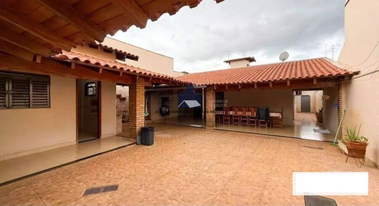 Casa com 4 quartos à venda, 269m² — foto 24 de 28