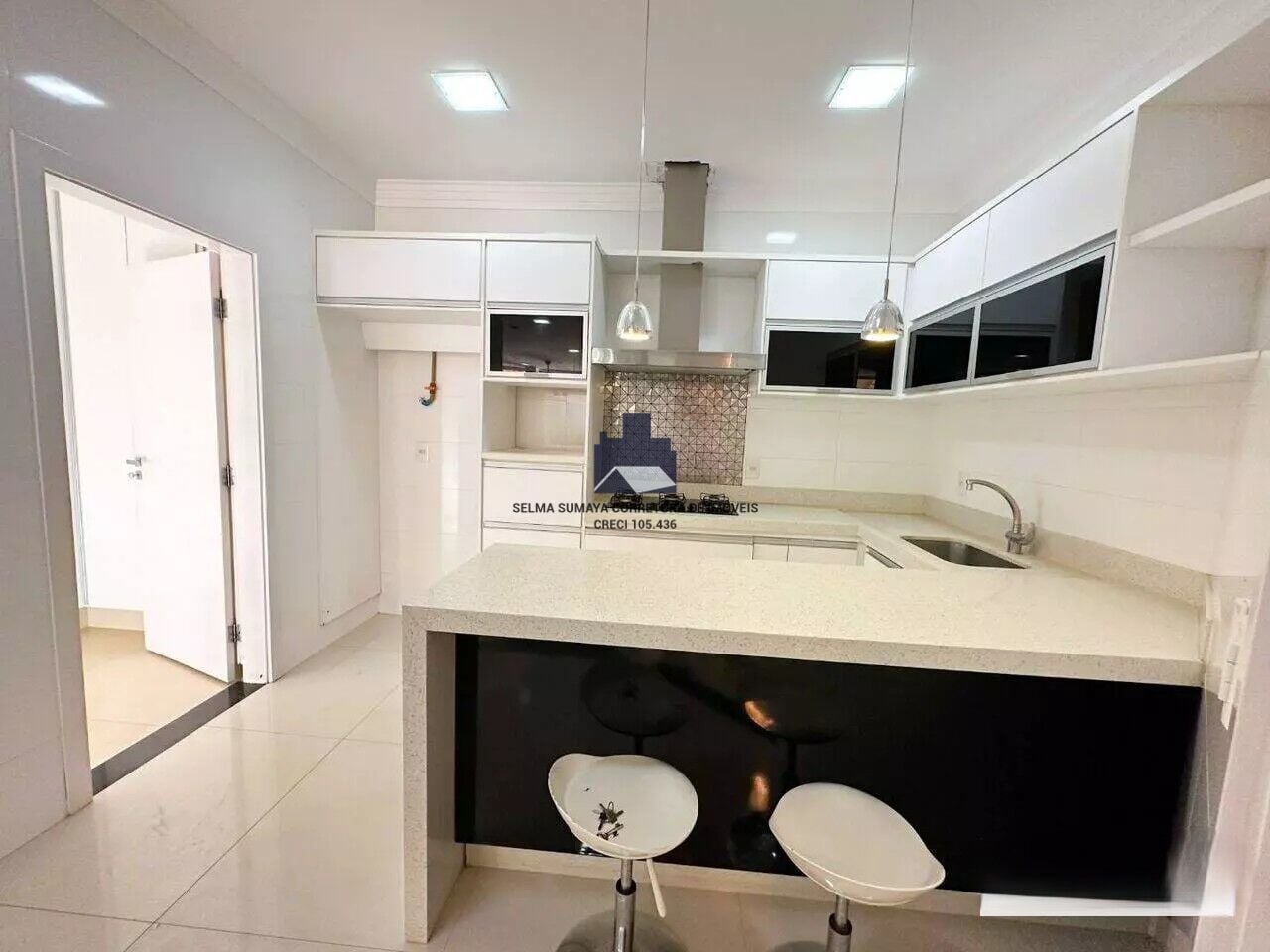 Casa de Condomínio com 3 quartos à venda, 250m² — foto 13 de 26