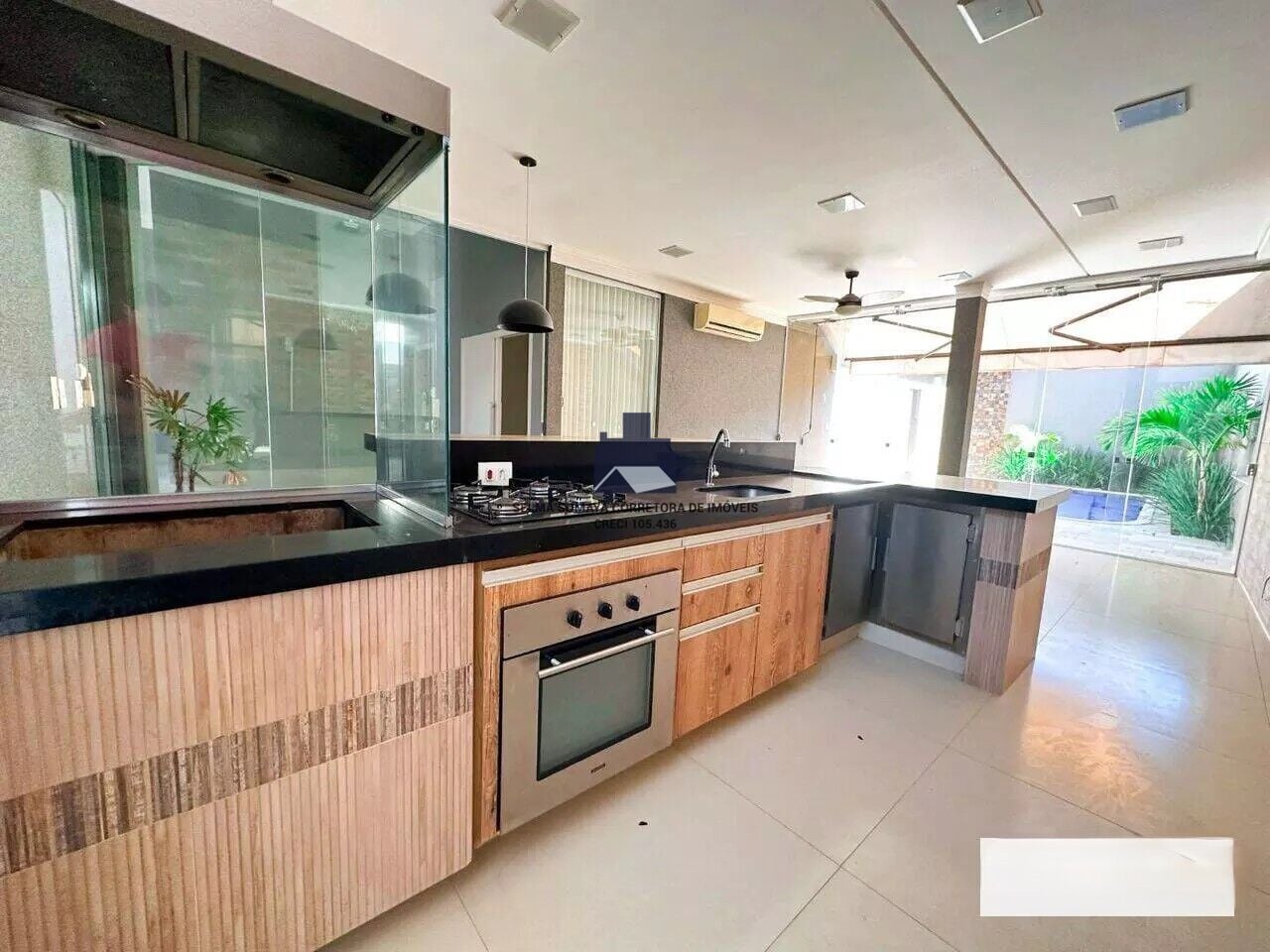 Casa de Condomínio com 3 quartos à venda, 250m² — foto 15 de 26