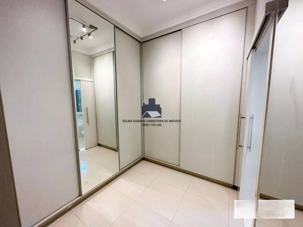 Casa de Condomínio com 3 quartos à venda, 250m² — foto 11 de 26